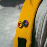 Unendlichkeitssymbol als Pin am Rucksack | Buttons selbst gestalten